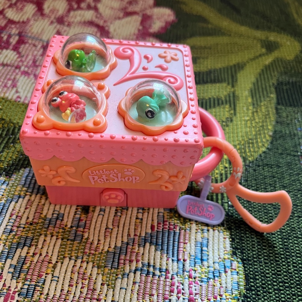 Littlest Pet Shop Teeniest Tiniest Mini Pop Up Play Set